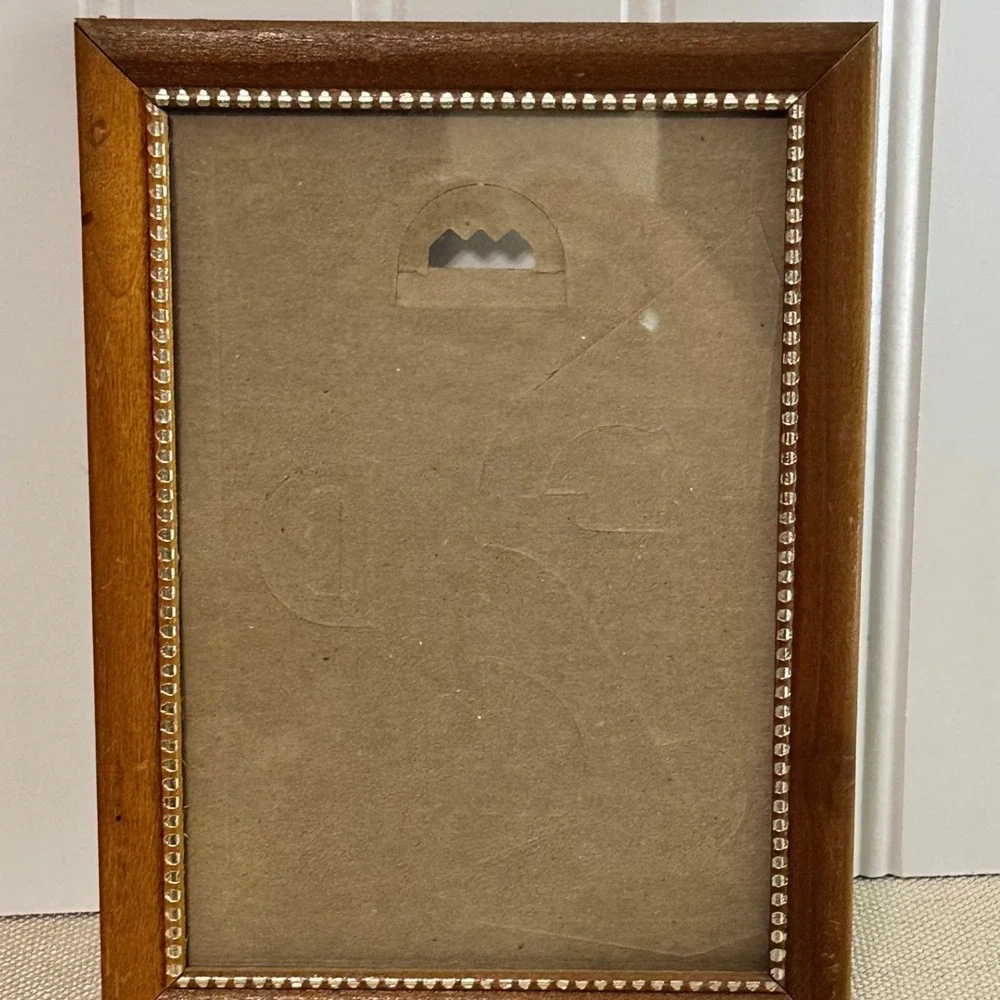 Unbranded Picture Frames Set of 2 5x7 Brown Good Wood Gold‎ Beaded Trim Vintage